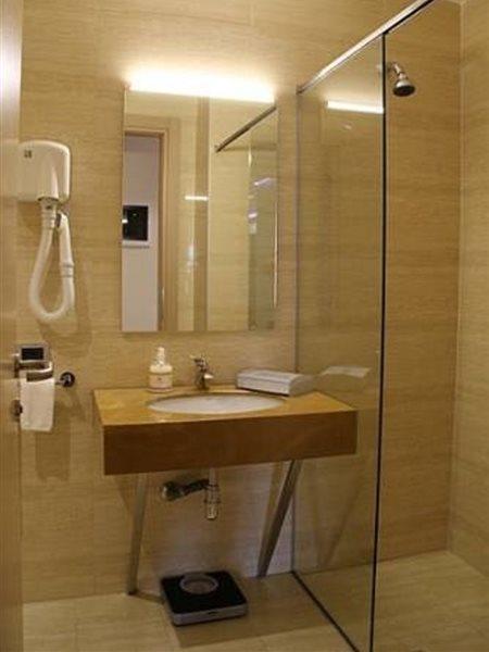 Hotell Sky 2 Tirana